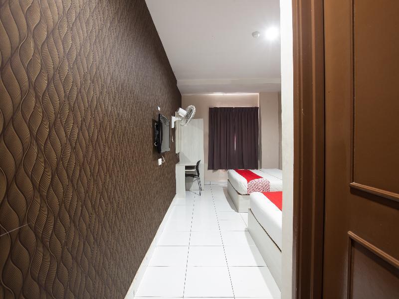 Super Oyo 1163 Hotel Pulai Ίπο Εξωτερικό φωτογραφία